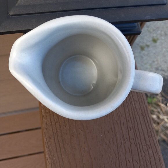 Vintage Pfaltzgraff Yorktowne Creamer Pitcher 24Y - Picture 8 of 11